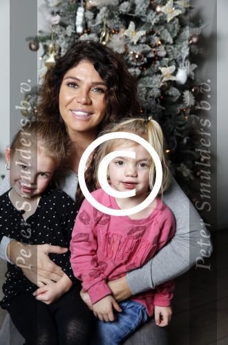 Apeldoorn 1 december 2015
Andy en Melisa v d Meyde met hun kinderen thuis voor de kerstboom
