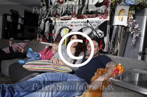 Apeldoorn 1 december 2015
Andy en Melisa v d Meyde met hun kinderen thuis voor de kerstboom