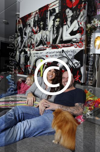 Apeldoorn 1 december 2015
Andy en Melisa v d Meyde met hun kinderen thuis voor de kerstboom