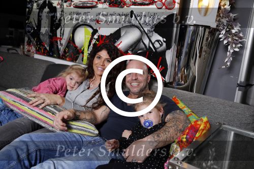 Apeldoorn 1 december 2015
Andy en Melisa v d Meyde met hun kinderen thuis voor de kerstboom