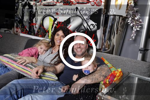 Apeldoorn 1 december 2015
Andy en Melisa v d Meyde met hun kinderen thuis voor de kerstboom