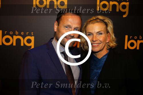 Gouda 7 december 2015
Premiere Robert Long in de schouwburg van Gouda.
Anita Witzier met man