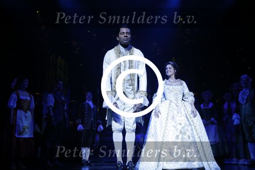 Scheveningen 13 december 2015
Premiere beauty and the beast met castleden oa Anouk Maas Freek Bartels Edwin Jonker Tony Neef Hugo Haenen en Loeki Knol.
Premiere vond plaats in het circustheater. Albert Verlinde is producent