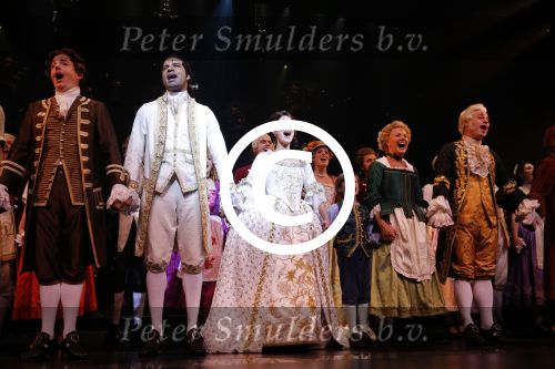 Scheveningen 13 december 2015
Premiere beauty and the beast met castleden oa Anouk Maas Freek Bartels Edwin Jonker Tony Neef Hugo Haenen en Loeki Knol.
Premiere vond plaats in het circustheater. Albert Verlinde is producent
