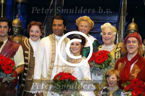 Scheveningen 13 december 2015
Premiere beauty and the beast met castleden oa Anouk Maas Freek Bartels Edwin Jonker Tony Neef Hugo Haenen en Loeki Knol.
Premiere vond plaats in het circustheater. Albert Verlinde is producent