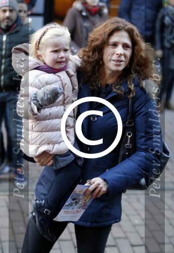 Amsterdam 17 januari 2016
Premiere Woezel en Pip in Tuschinski. Barbara Barend met dochter