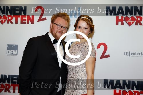 Amsterdam 14 december 2015
Premiere manneharten 2 in het nieuwe de la mar theater met als cast,
Barry Atsma Daan Schuurmans Jeroen Spitzenberger Fabian JansenMingus Dagelet Katja Herbers Hadewych Minis Jelka v Houten Liliana de Vries Maartje v d Wetering Barbara Sloesen Bo Maerten en Annick Boer.