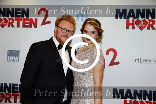 Amsterdam 14 december 2015
Premiere manneharten 2 in het nieuwe de la mar theater met als cast,
Barry Atsma Daan Schuurmans Jeroen Spitzenberger Fabian JansenMingus Dagelet Katja Herbers Hadewych Minis Jelka v Houten Liliana de Vries Maartje v d Wetering Barbara Sloesen Bo Maerten en Annick Boer.
