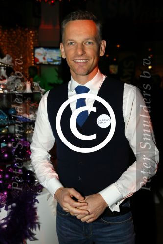 Hilversum 7 december 2015
Event Sky radio met kerstboom. De olgende bn ers doe mee.
 Xander de BuisonjÃ© & Sharon Doorson (dance4life), Barry Atsma (Diabetes Fonds) & Do (Stichting DON), Mari van de Ven & Dyanne Beekman (Hartstichting), Beau Schneider & Ruud Feltkamp (KWF Kankerbestrijding), Roel van Velzen & Roos MoggrÃ© (MasterPeace), Anouk Smulders & ManuÃ«la Kemp (Ruby and Rose), Ellen ten Damme & Henk Schiffmacher (Stichting Vluchteling), Bartho Braat & Lone van Roosendaal (Trombosestichting) en Danny de Munk & Vivian Reijs (Voedselbanken Nederland).
Vakjury
De vakjury bestaat dit jaar uit voorzitter Nance Coolen (presentatrice en winnares van CTFC 2014), Fred van Leer (kledingstylist en presentator) en Pascal Koeleman (ondernemer en jurylid van SBS 6\' Hollands Beste Bloemstylis