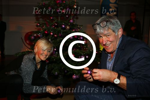Hilversum 7 december 2015
Event Sky radio met kerstboom. De olgende bn ers doe mee.
 Xander de BuisonjÃ© & Sharon Doorson (dance4life), Barry Atsma (Diabetes Fonds) & Do (Stichting DON), Mari van de Ven & Dyanne Beekman (Hartstichting), Beau Schneider & Ruud Feltkamp (KWF Kankerbestrijding), Roel van Velzen & Roos MoggrÃ© (MasterPeace), Anouk Smulders & ManuÃ«la Kemp (Ruby and Rose), Ellen ten Damme & Henk Schiffmacher (Stichting Vluchteling), Bartho Braat & Lone van Roosendaal (Trombosestichting) en Danny de Munk & Vivian Reijs (Voedselbanken Nederland).
Vakjury
De vakjury bestaat dit jaar uit voorzitter Nance Coolen (presentatrice en winnares van CTFC 2014), Fred van Leer (kledingstylist en presentator) en Pascal Koeleman (ondernemer en jurylid van SBS 6\' Hollands Beste Bloemstylis