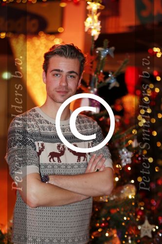 Hilversum 7 december 2015
Event Sky radio met kerstboom. De olgende bn ers doe mee.
 Xander de BuisonjÃ© & Sharon Doorson (dance4life), Barry Atsma (Diabetes Fonds) & Do (Stichting DON), Mari van de Ven & Dyanne Beekman (Hartstichting), Beau Schneider & Ruud Feltkamp (KWF Kankerbestrijding), Roel van Velzen & Roos MoggrÃ© (MasterPeace), Anouk Smulders & ManuÃ«la Kemp (Ruby and Rose), Ellen ten Damme & Henk Schiffmacher (Stichting Vluchteling), Bartho Braat & Lone van Roosendaal (Trombosestichting) en Danny de Munk & Vivian Reijs (Voedselbanken Nederland).
Vakjury
De vakjury bestaat dit jaar uit voorzitter Nance Coolen (presentatrice en winnares van CTFC 2014), Fred van Leer (kledingstylist en presentator) en Pascal Koeleman (ondernemer en jurylid van SBS 6\' Hollands Beste Bloemstylis