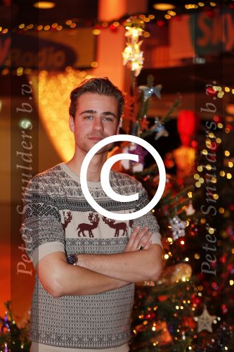 Hilversum 7 december 2015
Event Sky radio met kerstboom. De olgende bn ers doe mee.
 Xander de BuisonjÃ© & Sharon Doorson (dance4life), Barry Atsma (Diabetes Fonds) & Do (Stichting DON), Mari van de Ven & Dyanne Beekman (Hartstichting), Beau Schneider & Ruud Feltkamp (KWF Kankerbestrijding), Roel van Velzen & Roos MoggrÃ© (MasterPeace), Anouk Smulders & ManuÃ«la Kemp (Ruby and Rose), Ellen ten Damme & Henk Schiffmacher (Stichting Vluchteling), Bartho Braat & Lone van Roosendaal (Trombosestichting) en Danny de Munk & Vivian Reijs (Voedselbanken Nederland).
Vakjury
De vakjury bestaat dit jaar uit voorzitter Nance Coolen (presentatrice en winnares van CTFC 2014), Fred van Leer (kledingstylist en presentator) en Pascal Koeleman (ondernemer en jurylid van SBS 6\' Hollands Beste Bloemstylis