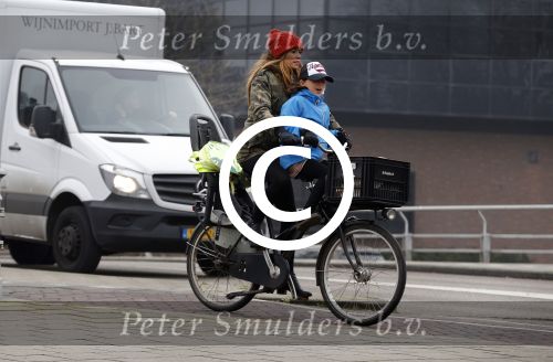 Amsterdam 6 januari 2016
Beertje v Beers met dochter op de fiets.