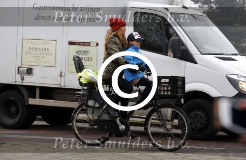 Amsterdam 6 januari 2016
Beertje v Beers met dochter op de fiets.