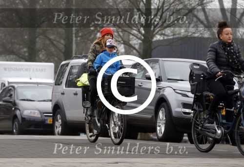 Amsterdam 6 januari 2016
Beertje v Beers met dochter op de fiets.