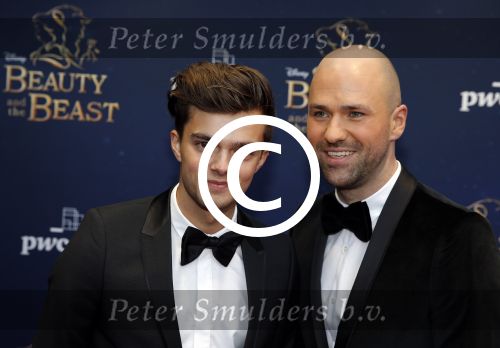 Scheveningen 13 december 2015
Premiere Beauty & the beast in het circustheater.
Buddy Vedder met een vriend