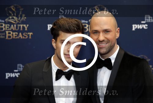 Scheveningen 13 december 2015
Premiere Beauty & the beast in het circustheater.
Buddy Vedder met een vriend