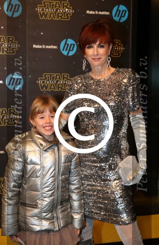 Amsterdam, 15 December 2015
Premiere Star Wars
Chazia Mourali met haar zoontje