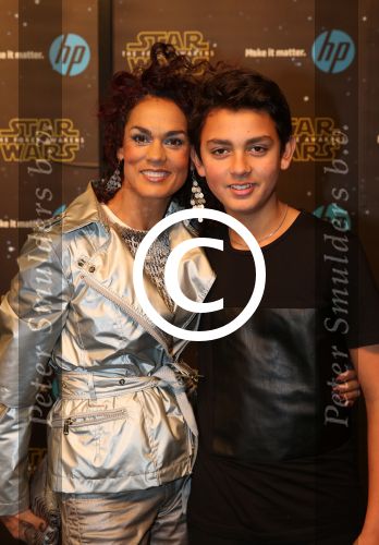 Amsterdam, 15 December 2015
Premiere Star Wars
Chimene v Oosterhout met haar zoon
