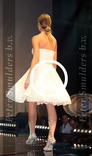 Amsterdam, 11 December 2015
Christie Bokma, vriendin van Rafael van der Vaart als model bij een modeshow van Monique Collignon op de Luxery Fair