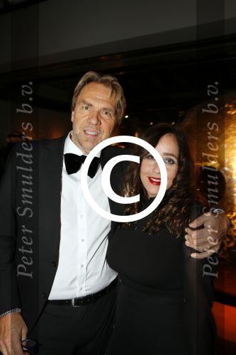 Amsterdam 10 december 2015
Openingsavond VIP van de luxury fair in de RAI.
Conchita v Rooij met man