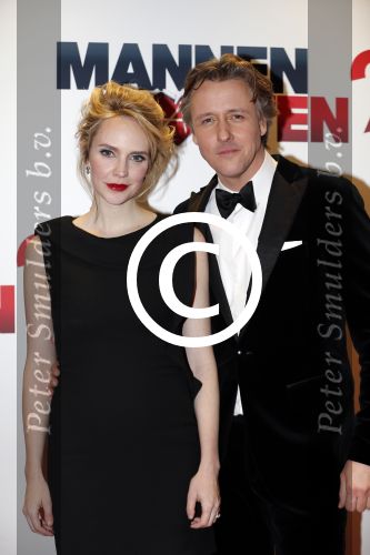Amsterdam 14 december 2015
Premiere manneharten 2 in het nieuwe de la mar theater met als cast,
Barry Atsma Daan Schuurmans Jeroen Spitzenberger Fabian JansenMingus Dagelet Katja Herbers Hadewych Minis Jelka v Houten Liliana de Vries Maartje v d Wetering Barbara Sloesen Bo Maerten en Annick Boer. Daan met zijn vrouw Bracha v Doesburgh