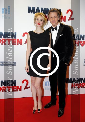 Amsterdam 14 december 2015
Premiere manneharten 2 in het nieuwe de la mar theater met als cast,
Barry Atsma Daan Schuurmans Jeroen Spitzenberger Fabian JansenMingus Dagelet Katja Herbers Hadewych Minis Jelka v Houten Liliana de Vries Maartje v d Wetering Barbara Sloesen Bo Maerten en Annick Boer. Daan met zijn vrouw Bracha v Doesburgh