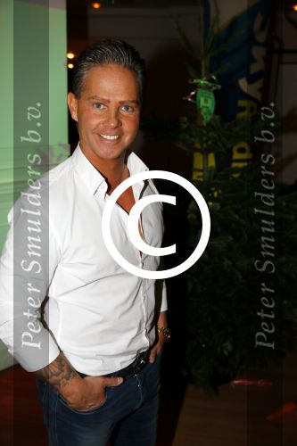 Hilversum 7 december 2015
Event Sky radio met kerstboom. De olgende bn ers doe mee.
 Xander de BuisonjÃ© & Sharon Doorson (dance4life), Barry Atsma (Diabetes Fonds) & Do (Stichting DON), Mari van de Ven & Dyanne Beekman (Hartstichting), Beau Schneider & Ruud Feltkamp (KWF Kankerbestrijding), Roel van Velzen & Roos MoggrÃ© (MasterPeace), Anouk Smulders & ManuÃ«la Kemp (Ruby and Rose), Ellen ten Damme & Henk Schiffmacher (Stichting Vluchteling), Bartho Braat & Lone van Roosendaal (Trombosestichting) en Danny de Munk & Vivian Reijs (Voedselbanken Nederland).
Vakjury
De vakjury bestaat dit jaar uit voorzitter Nance Coolen (presentatrice en winnares van CTFC 2014), Fred van Leer (kledingstylist en presentator) en Pascal Koeleman (ondernemer en jurylid van SBS 6\' Hollands Beste Bloemstylis