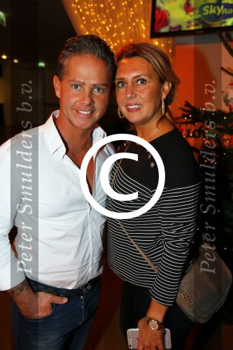 Hilversum 7 december 2015
Event Sky radio met kerstboom. De olgende bn ers doe mee.
 Xander de BuisonjÃ© & Sharon Doorson (dance4life), Barry Atsma (Diabetes Fonds) & Do (Stichting DON), Mari van de Ven & Dyanne Beekman (Hartstichting), Beau Schneider & Ruud Feltkamp (KWF Kankerbestrijding), Roel van Velzen & Roos MoggrÃ© (MasterPeace), Anouk Smulders & ManuÃ«la Kemp (Ruby and Rose), Ellen ten Damme & Henk Schiffmacher (Stichting Vluchteling), Bartho Braat & Lone van Roosendaal (Trombosestichting) en Danny de Munk & Vivian Reijs (Voedselbanken Nederland).
Vakjury
De vakjury bestaat dit jaar uit voorzitter Nance Coolen (presentatrice en winnares van CTFC 2014), Fred van Leer (kledingstylist en presentator) en Pascal Koeleman (ondernemer en jurylid van SBS 6\' Hollands Beste Bloemstylist. Danny met zijn vrouw Jenny