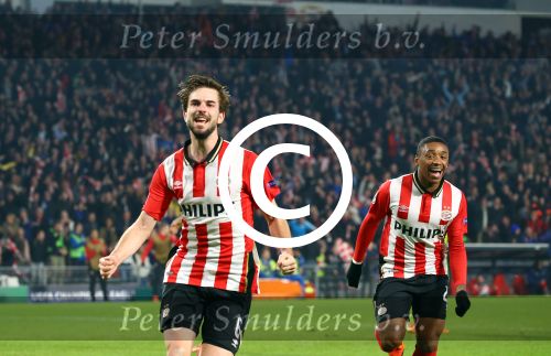 Eindhoven, 8 December 2015
laatste poulewedstrijd PSV-CSKA Moskou, eidnsatnd 2-1
PSV door naar de 1/8 finale
Davy Propper scoort de winnende treffer
