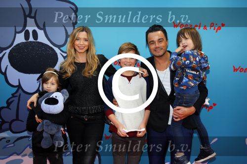 Amsterdam 17 januari 2016
Premiere Woezel en Pip in Tuschinski. Dinand en Lucy Woesthoff met hun kinderen