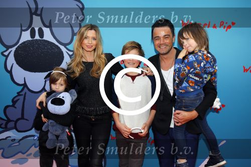 Amsterdam 17 januari 2016
Premiere Woezel en Pip in Tuschinski. Dinand en Lucy Woesthoff met hun kinderen