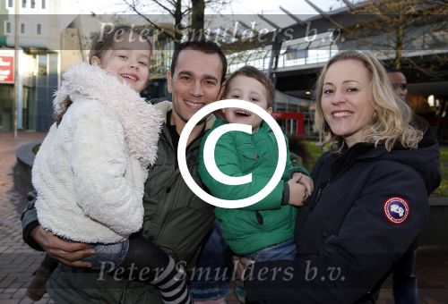 Amsterdam 10 januari 2016
Premiere race naar de maan in pathe arena. Edgar Wurfbain met vriendin en kinderen