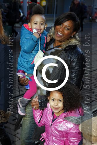 Amsterdam 17 januari 2016
Premiere Woezel en Pip in Tuschinski. Edsilia Rombley met dochters