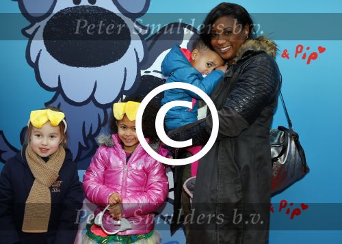 Amsterdam 17 januari 2016
Premiere Woezel en Pip in Tuschinski. Edsilia Rombley met dochters