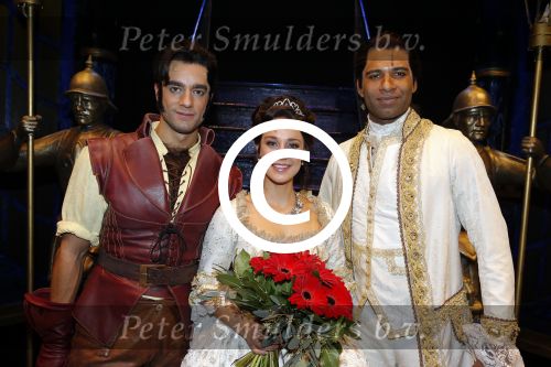 Scheveningen 13 december 2015
Premiere beauty and the beast met castleden oa Anouk Maas Freek Bartels Edwin Jonker Tony Neef Hugo Haenen en Loeki Knol.
Premiere vond plaats in het circustheater. Albert Verlinde is producent