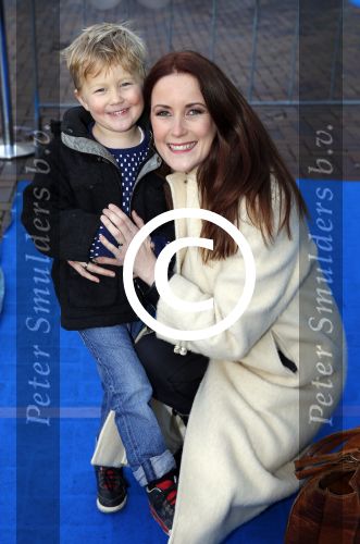 Amsterdam 10 januari 2016
Premiere race naar de maan in pathe arena.
Evelien Bosch met zoon