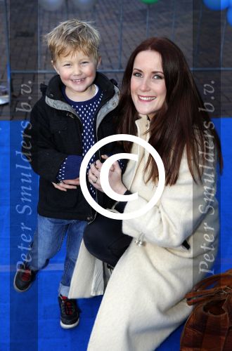 Amsterdam 10 januari 2016
Premiere race naar de maan in pathe arena.
Evelien Bosch met zoon