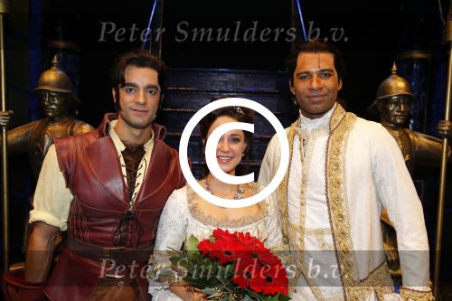 Scheveningen 13 december 2015
Premiere beauty and the beast met castleden oa Anouk Maas Freek Bartels Edwin Jonker Tony Neef Hugo Haenen en Loeki Knol.
Premiere vond plaats in het circustheater. Albert Verlinde is producent