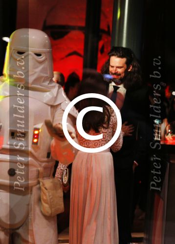 Amsterdam 15 december 2015
Premiere Star wars in het amsterdam theater.
Georgina Verbaan met nieuwe vriend Ralph