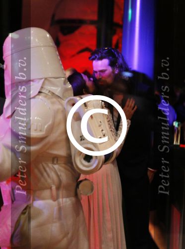 Amsterdam 15 december 2015
Premiere Star wars in het amsterdam theater.
Georgina Verbaan met nieuwe vriend Ralph
