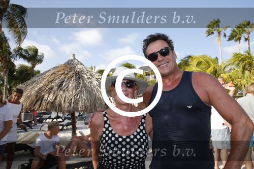 Curacao 31 december 2015 
Gerard Joling en Thomas Berge doen soundcheck voor hun optreden voor oud jaar op het strand van Lions dive. Gerard zijn moeder Jannie is ook aanwezig.