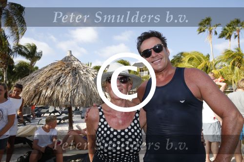 Curacao 31 december 2015 
Gerard Joling en Thomas Berge doen soundcheck voor hun optreden voor oud jaar op het strand van Lions dive. Gerard zijn moeder Jannie is ook aanwezig.