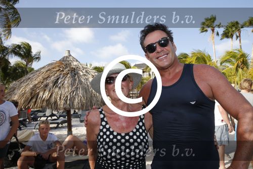 Curacao 31 december 2015 
Gerard Joling en Thomas Berge doen soundcheck voor hun optreden voor oud jaar op het strand van Lions dive. Gerard zijn moeder Jannie is ook aanwezig.