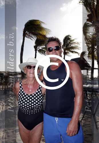 Curacao 31 december 2015 
Gerard Joling en Thomas Berge doen soundcheck voor hun optreden voor oud jaar op het strand van Lions dive. Gerard zijn moeder Jannie is ook aanwezig.