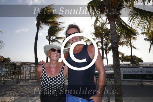 Curacao 31 december 2015 
Gerard Joling en Thomas Berge doen soundcheck voor hun optreden voor oud jaar op het strand van Lions dive. Gerard zijn moeder Jannie is ook aanwezig.