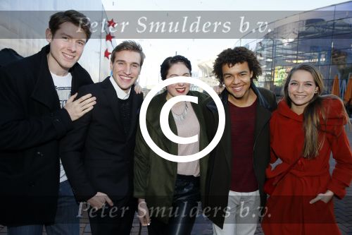 Amsterdam 9 decmber 2015
Premiere Mega Mindy met oa Jim Bakkum en Frou Souffriau in pathe arena.
Ghost Rockers met Marie Verhulst Tinne Oltmans Wout Verstappen Juan Gerlo en Elindo Avastia