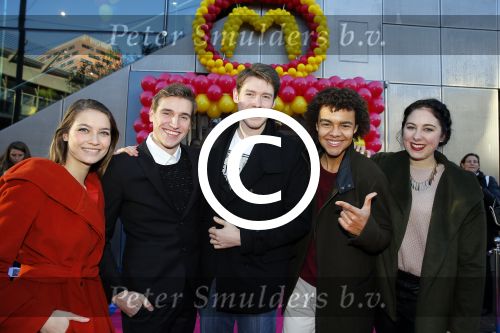Amsterdam 9 decmber 2015
Premiere Mega Mindy met oa Jim Bakkum en Frou Souffriau in pathe arena.
Ghost Rockers met Marie Verhulst Tinne Oltmans Wout Verstappen Juan Gerlo en Elindo Avastia