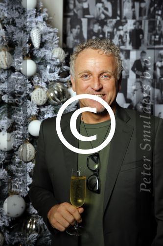 Amsterdam 13 decmber 2015
Gordon met champagne in Blushing Amsterdam.