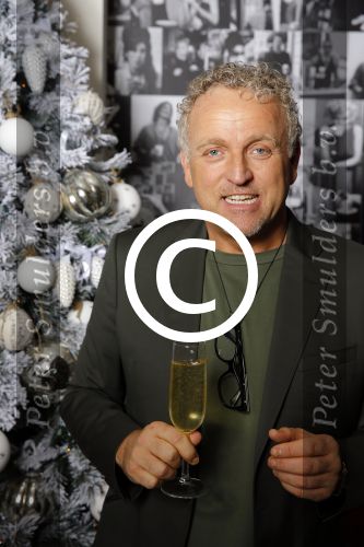 Amsterdam 13 decmber 2015
Gordon met champagne in Blushing Amsterdam.
